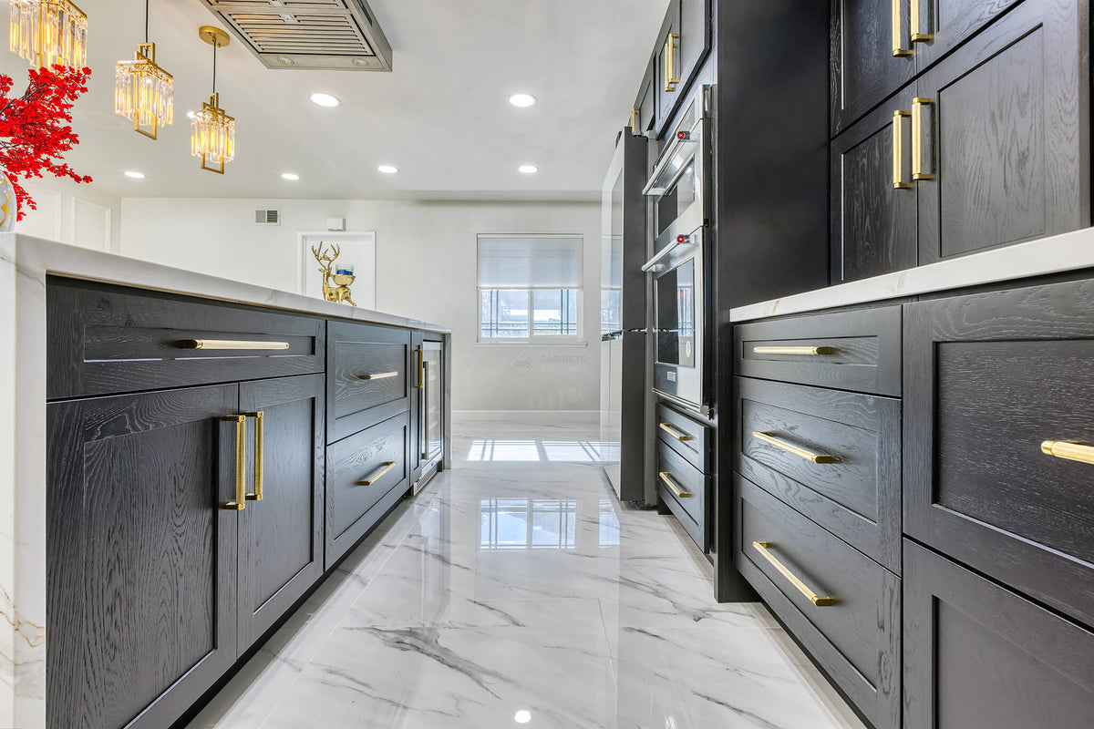 BLACK OAK SHAKER – Galaxy Cabinetry